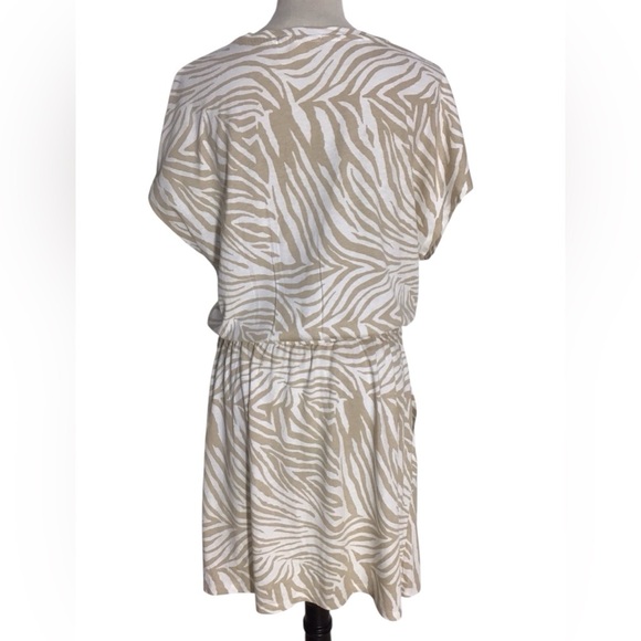 C&C California Barbara Dolman Sleeve Pocket Jersey Dress In Sand Zebra - Picture 6 of 9